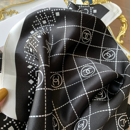 Foulard en soie élégant losange carré