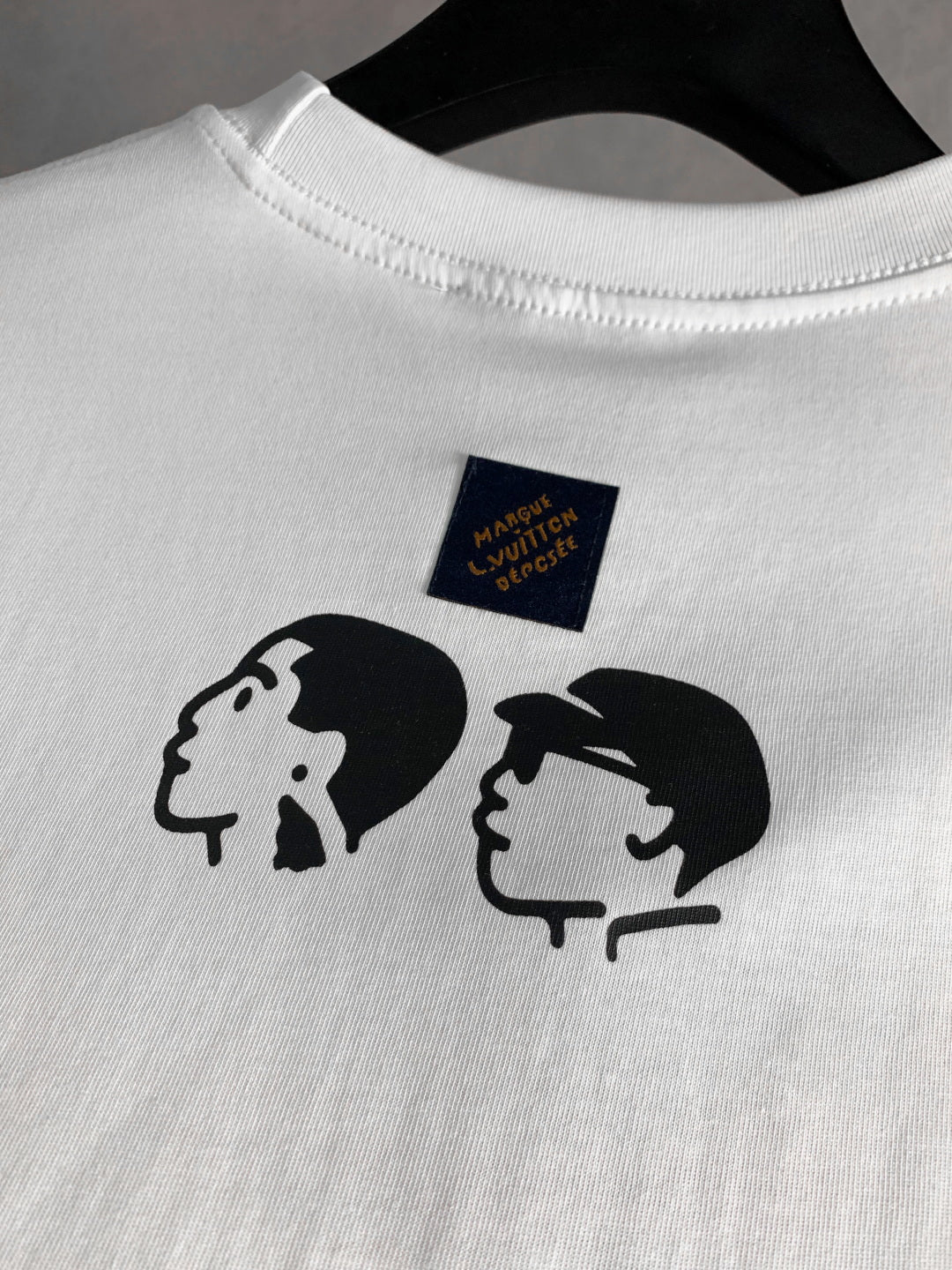 Nueva camiseta estampada sencilla