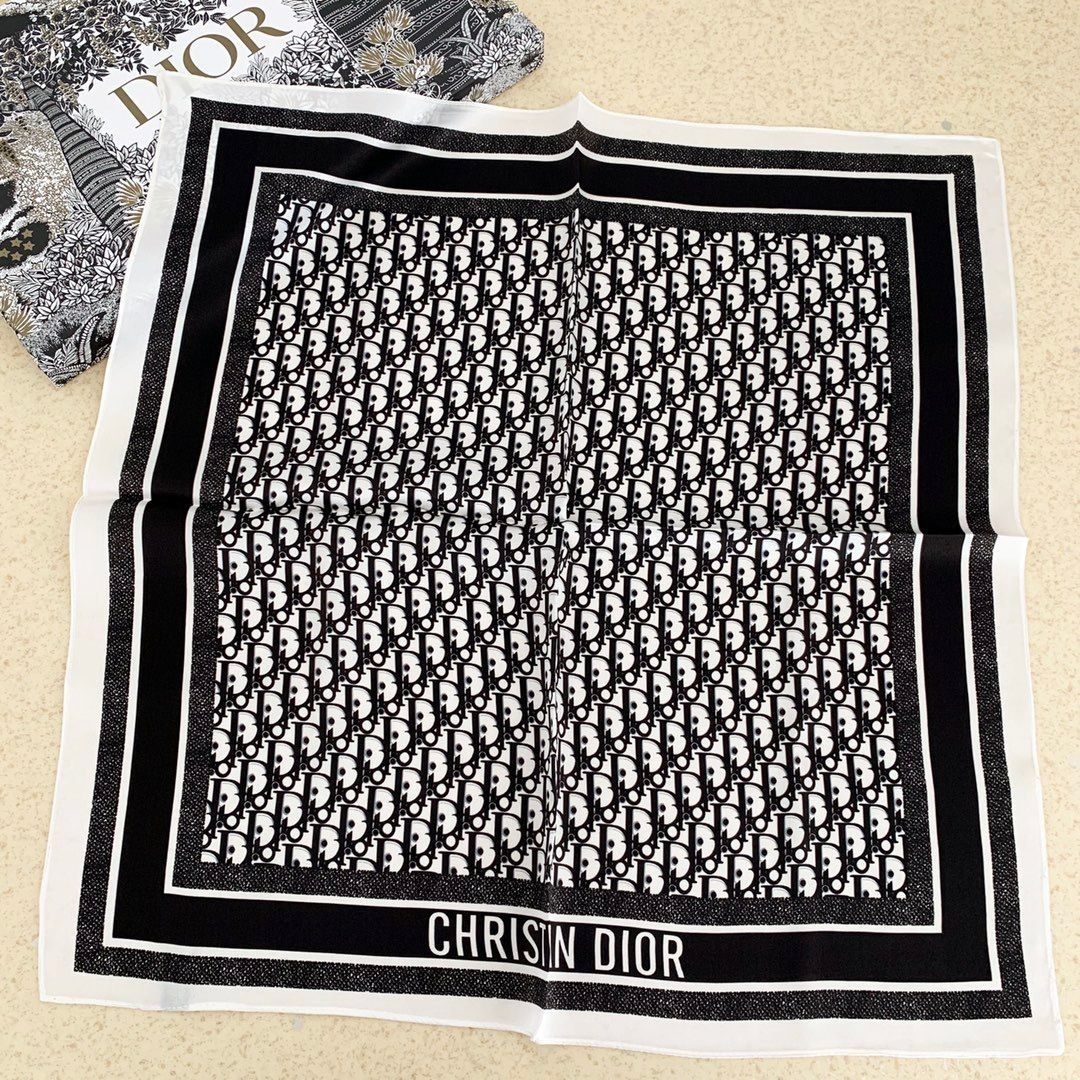 Pañuelo de seda cuadrado de moda retro en relieve