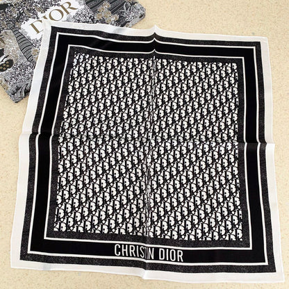 Pañuelo de seda cuadrado de moda retro en relieve