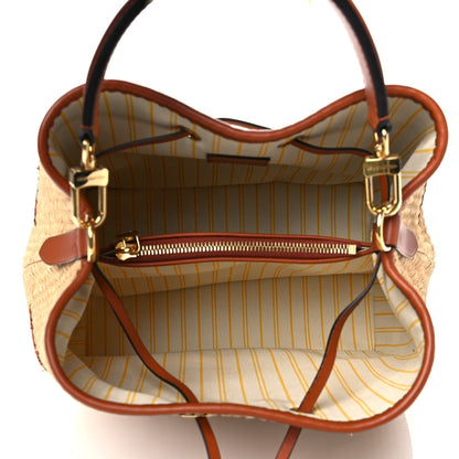 Bolso cubo de paja repujado