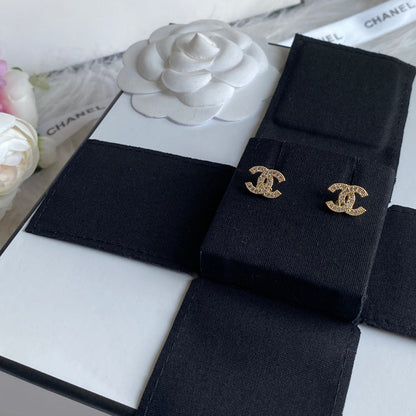 Pendientes brillantes para combinar con todo