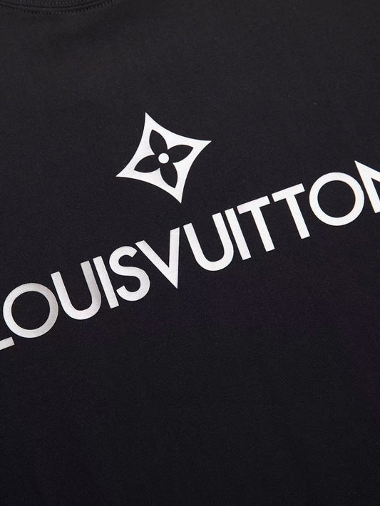 0528 Camiseta con el logo de L