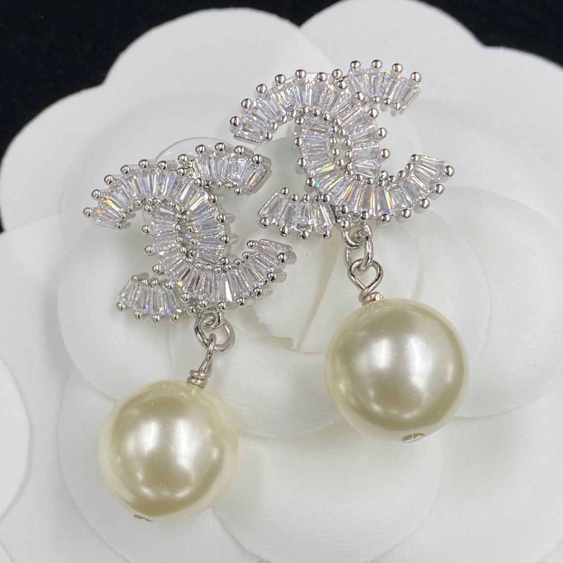 Pendientes colgantes de circonita brillante con perlas