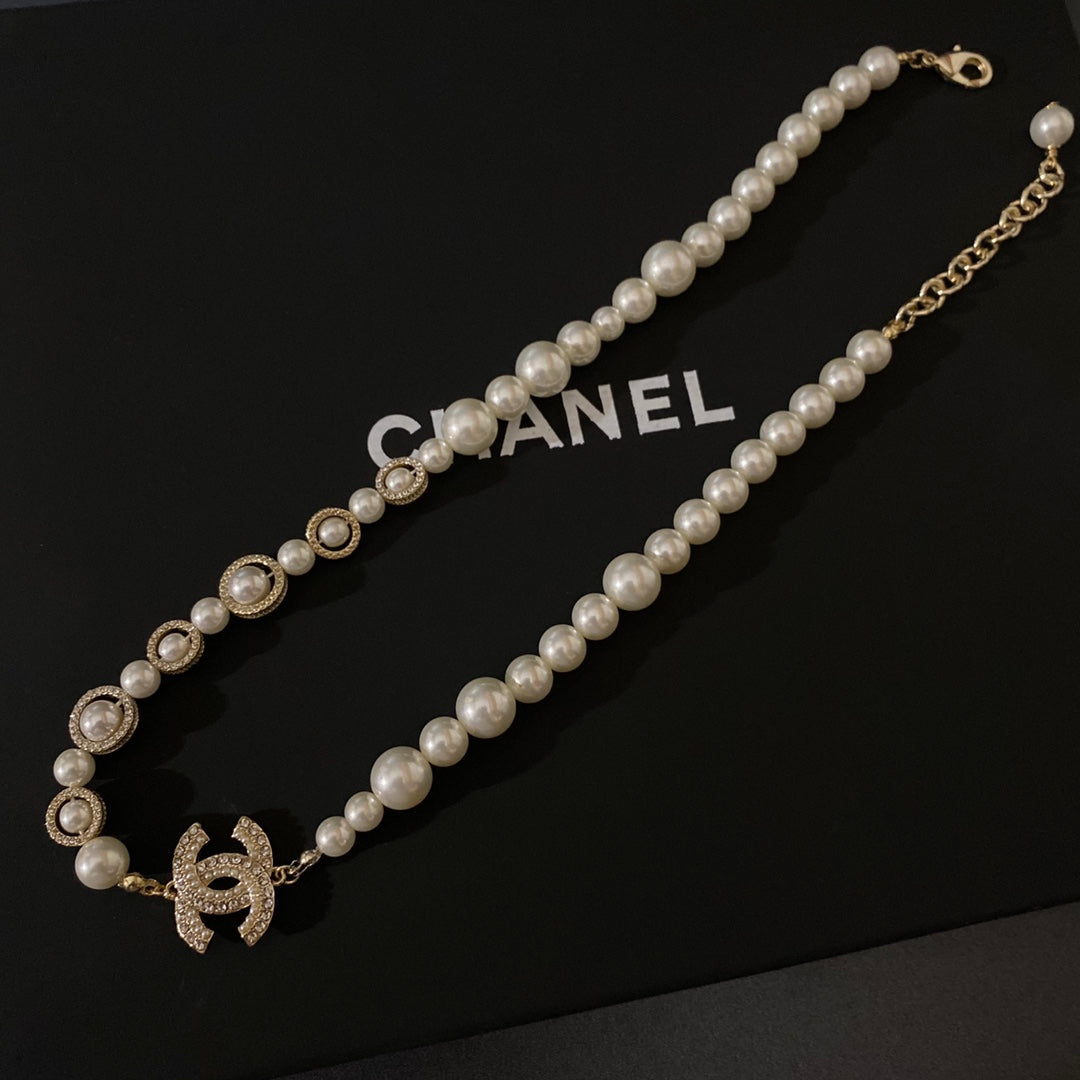 Collar de perlas con colgante de diamante de moda