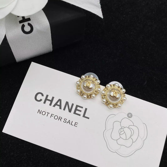 Boucles d'oreilles clous rondes Perle Délicate