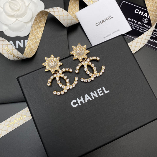Pendientes Dobles C con Diamantes Completos de Temperamento