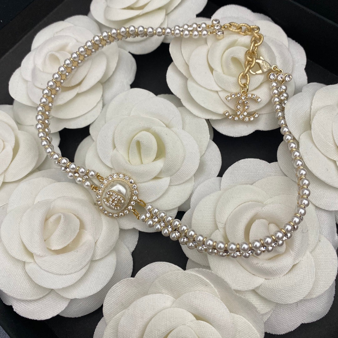 Gargantilla con doble perla y diamantes