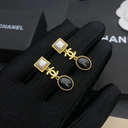 Boucles d'oreilles vintage élégantes cousues