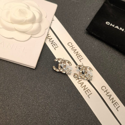 Boucles d'oreilles clous étoile diamant cristal