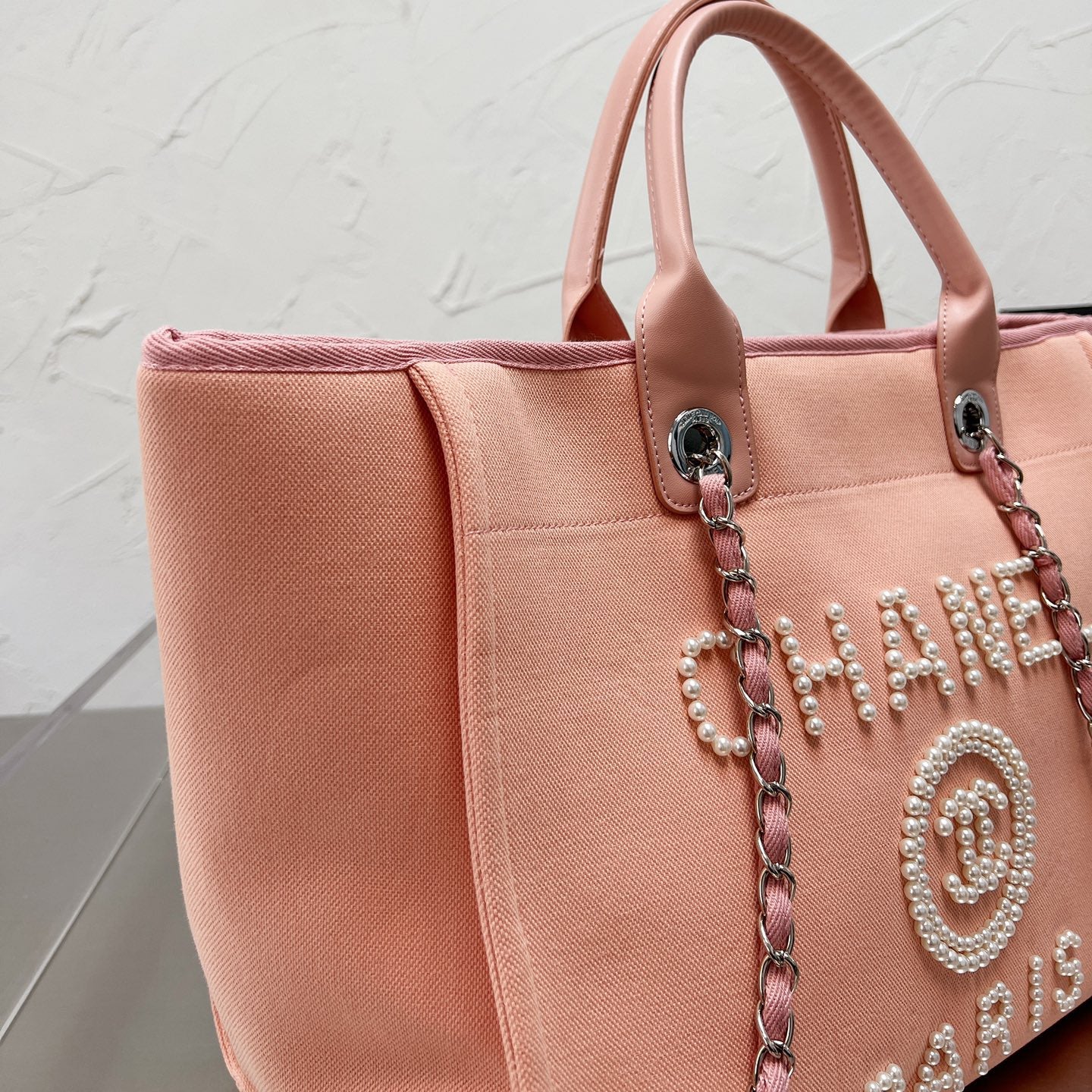 Bolso de playa bordado con perlas