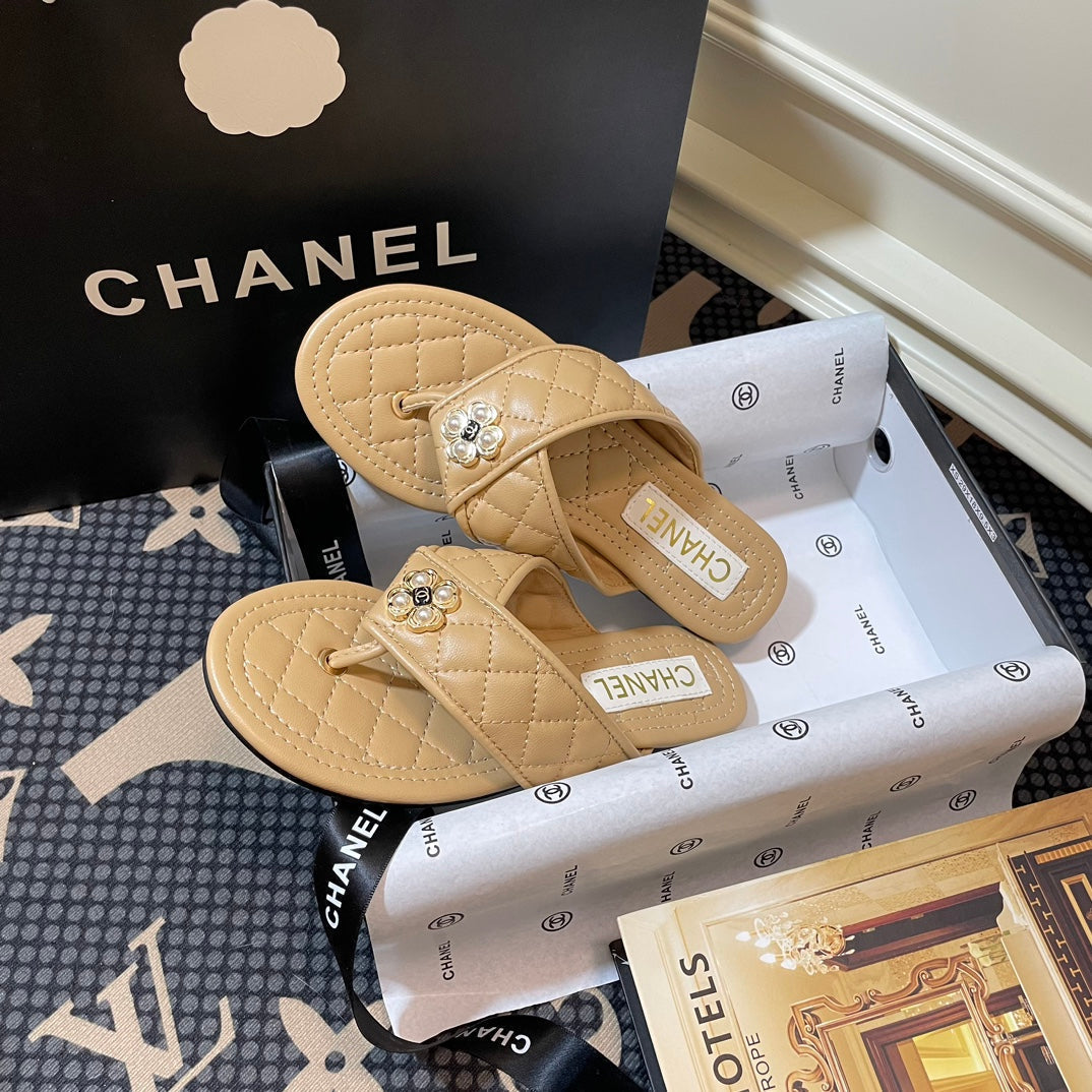 Chanclas de lazo con perlas