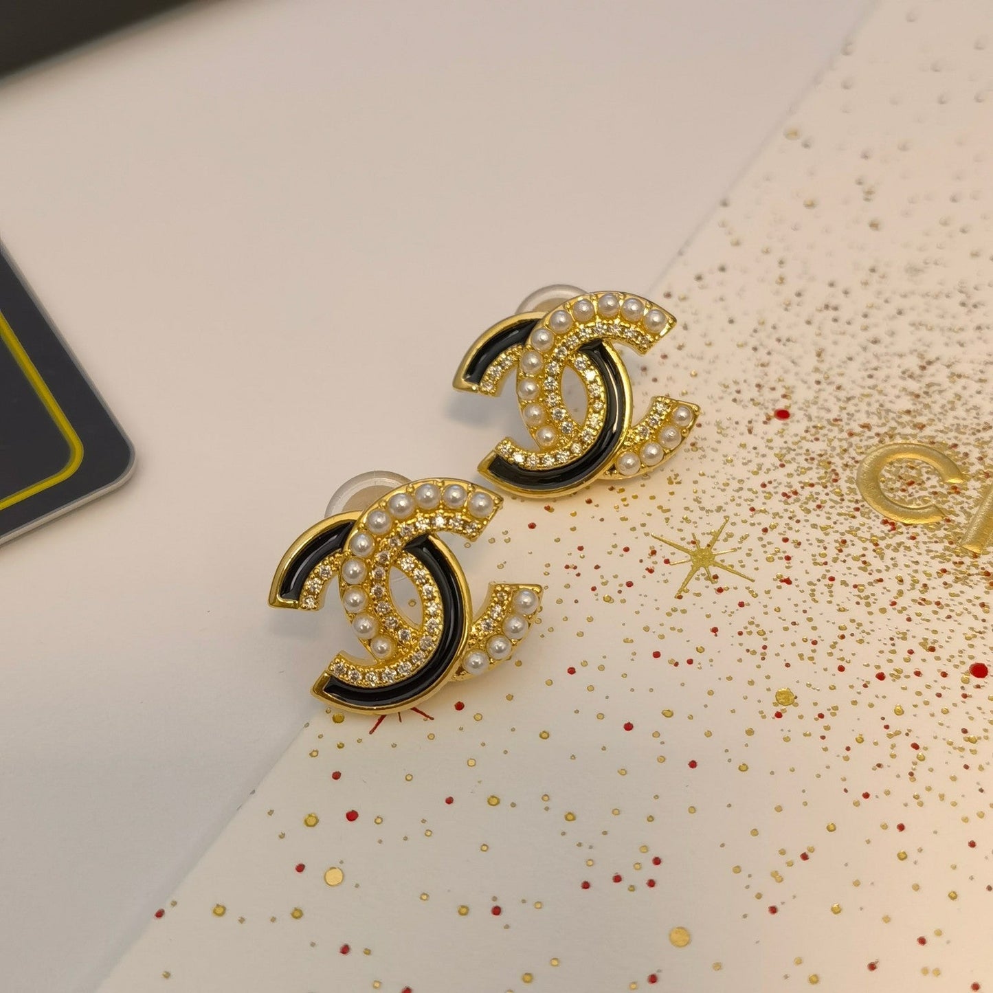 Pendientes de costura de perlas y diamantes de imitación de moda
