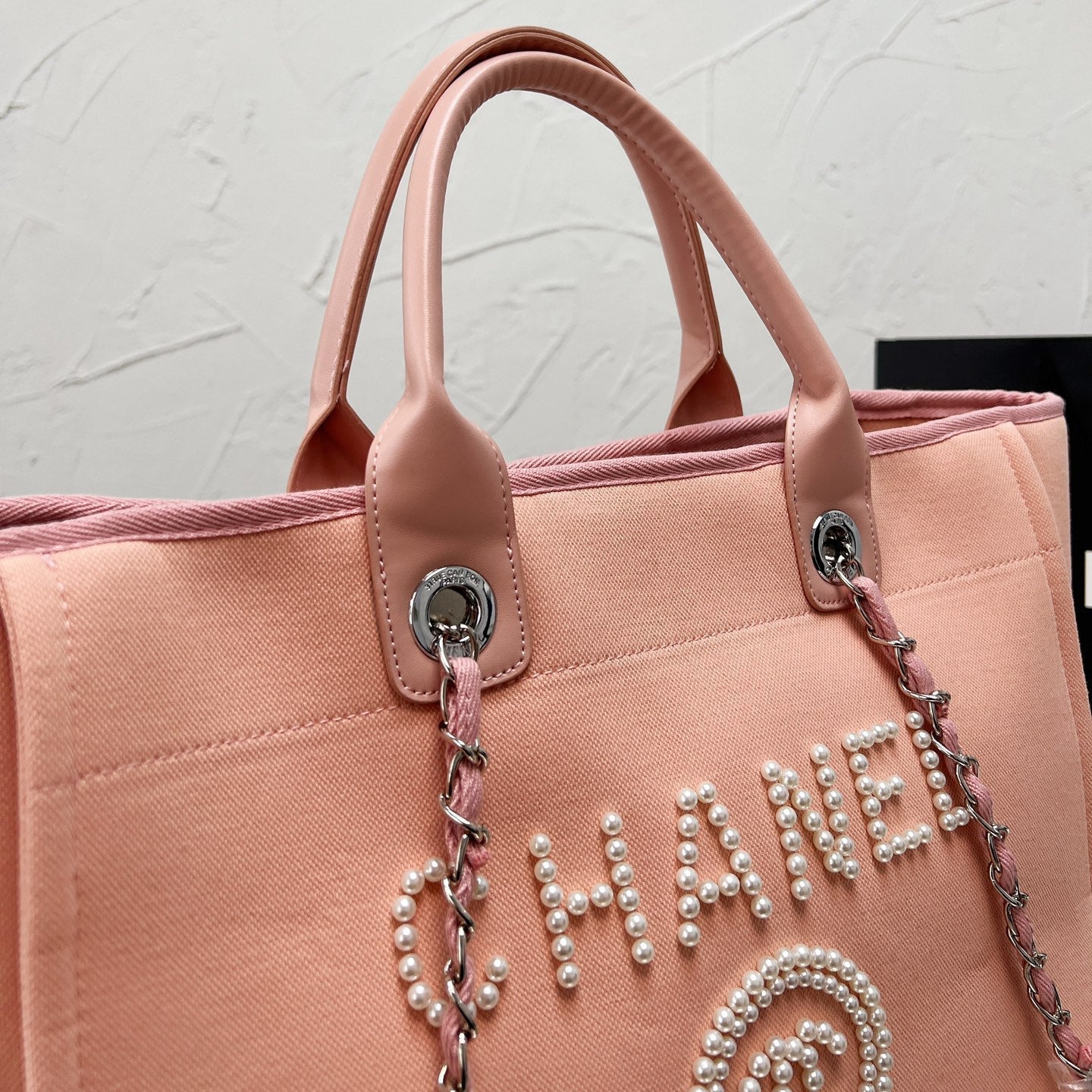 Bolso de playa bordado con perlas