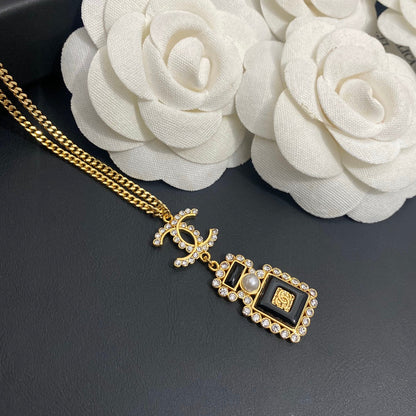 Collier Flacon de Parfum en Diamant