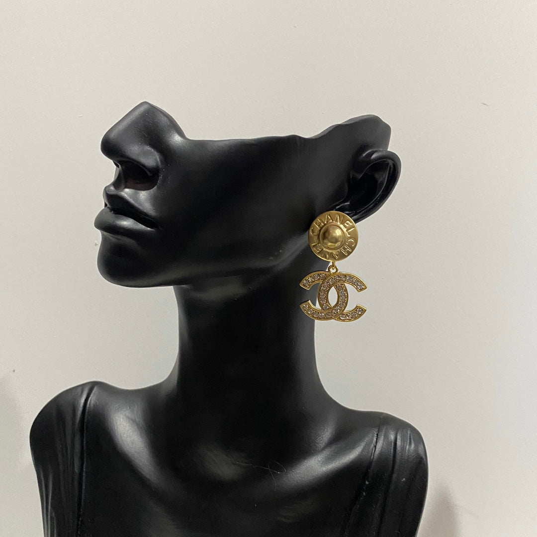 Pendientes colgantes de letras de diamante con temperamento
