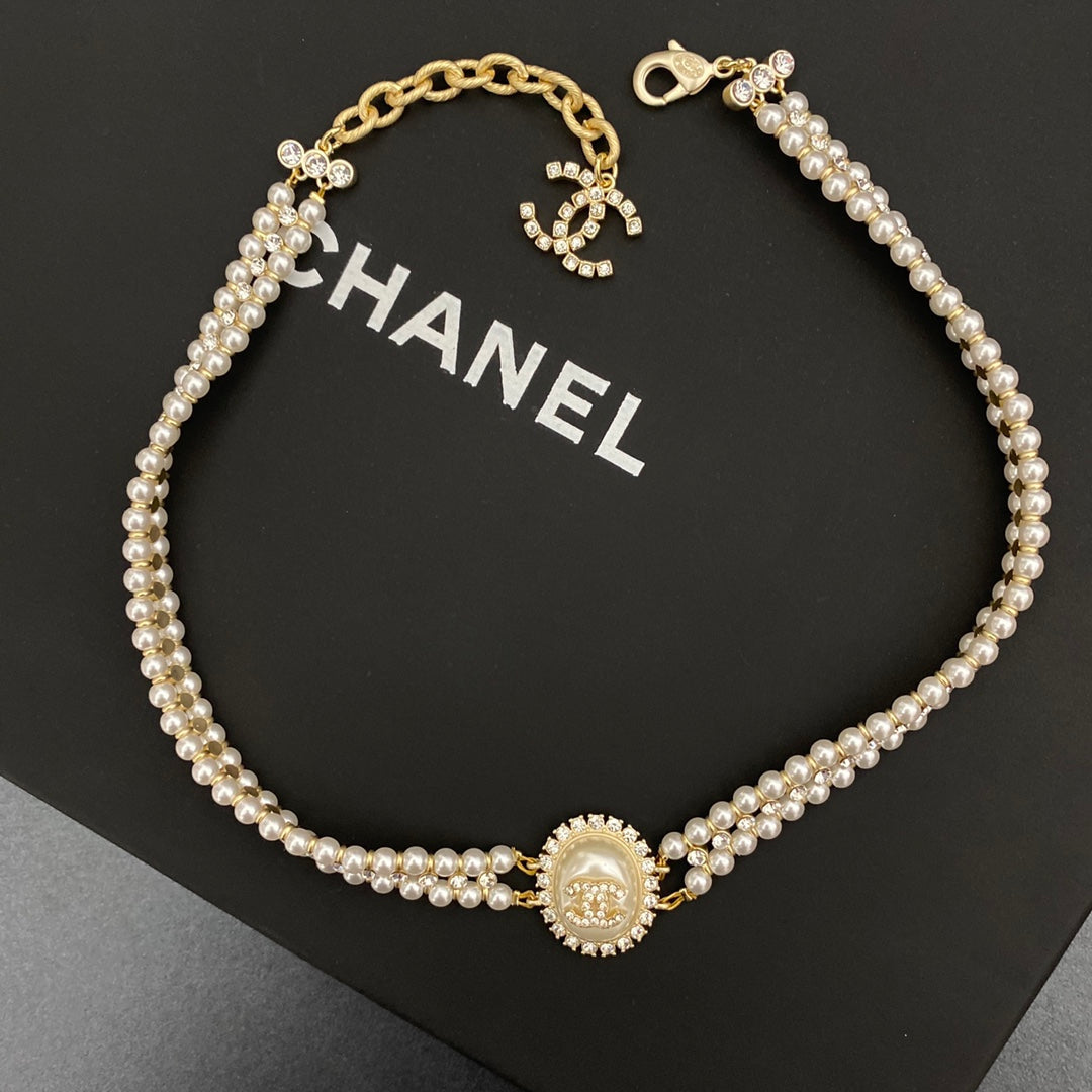 Gargantilla con doble perla y diamantes