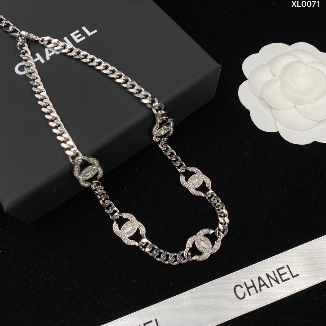 Collar de circonita de doble C