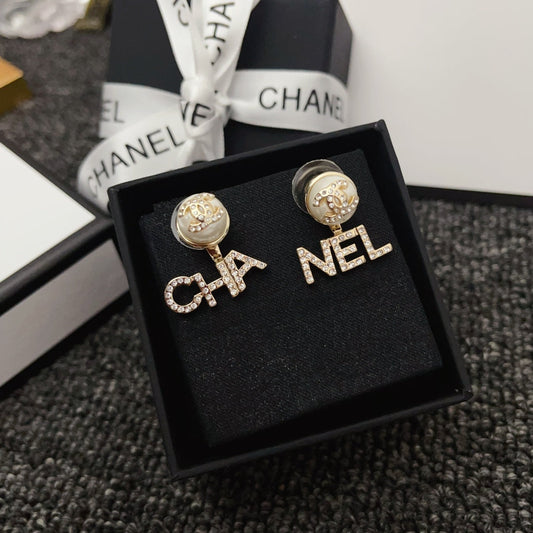 Boucles d'oreilles clous dorées Pearly Whi