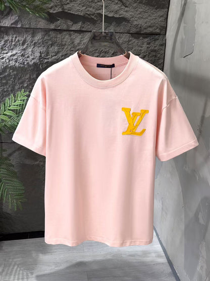 Camiseta con bordado clásico renovado