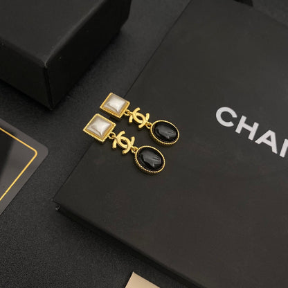 Boucles d'oreilles vintage élégantes cousues