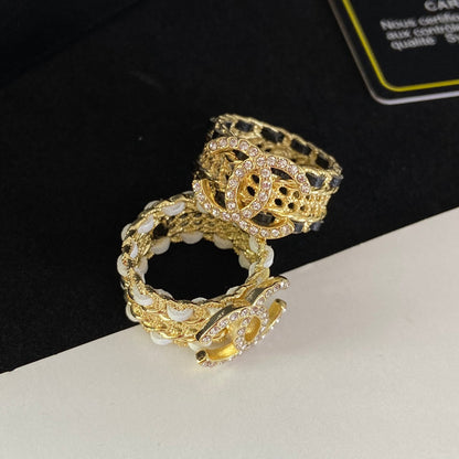 Anillo de cuero con temperamento fuerte