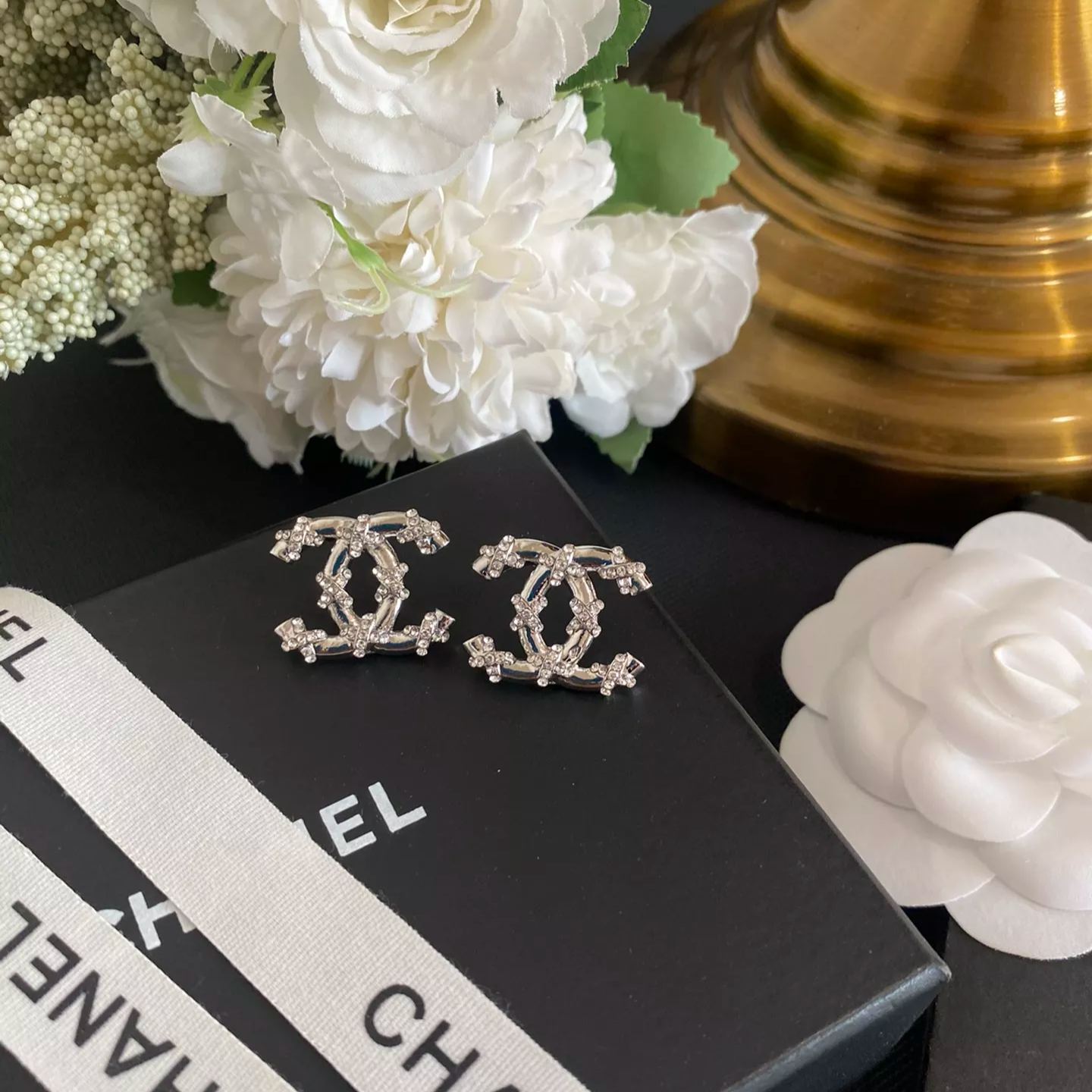 Pendientes de botón de diamante de cristal brillante