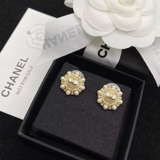 Boucles d'oreilles clous rondes Perle Délicate