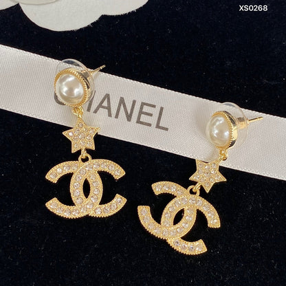 Pendientes de Letra con Estrella de Zirconia Brillante