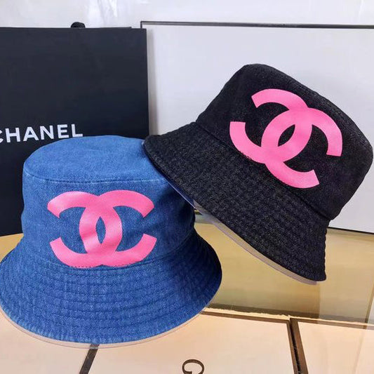 Sombrero de pescador de mezclilla con estampado doble C