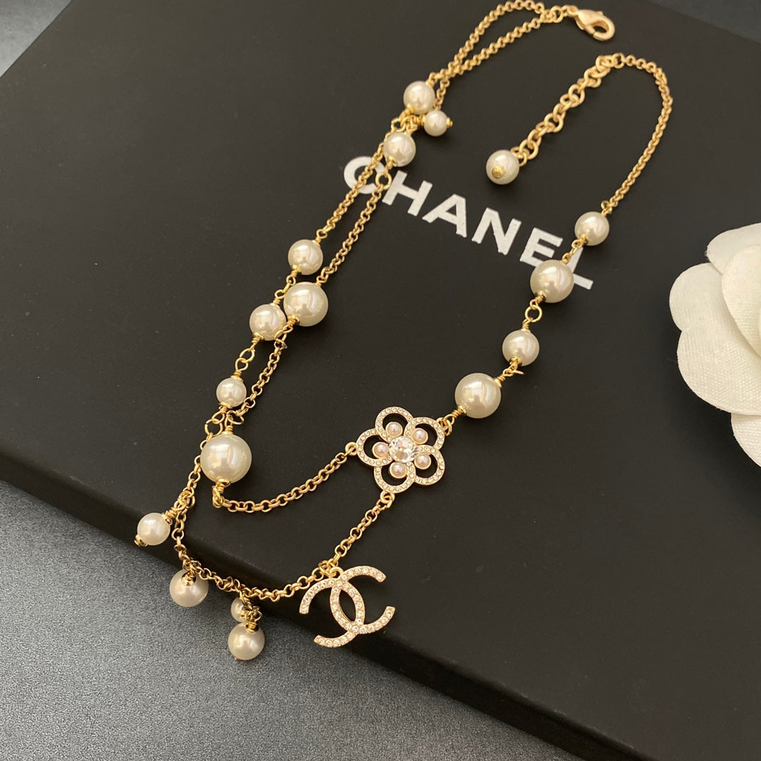 Collar de doble capa Camellia Pearl