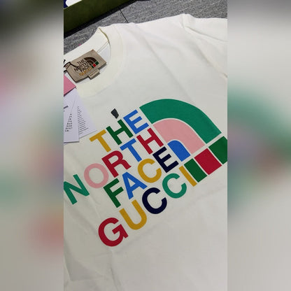 0528 T-shirt en coton co-marqué G