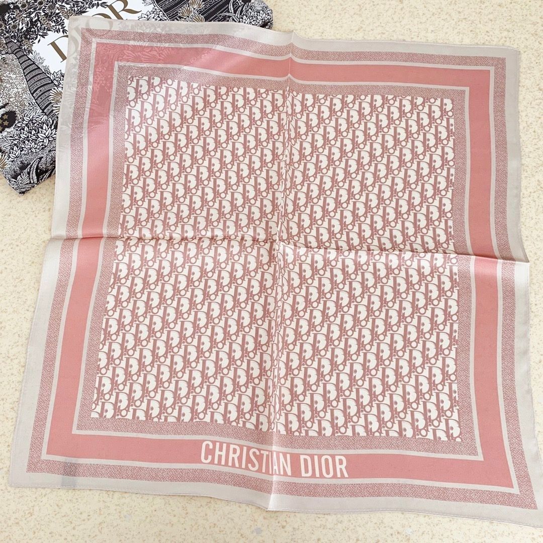Pañuelo de seda cuadrado de moda retro en relieve