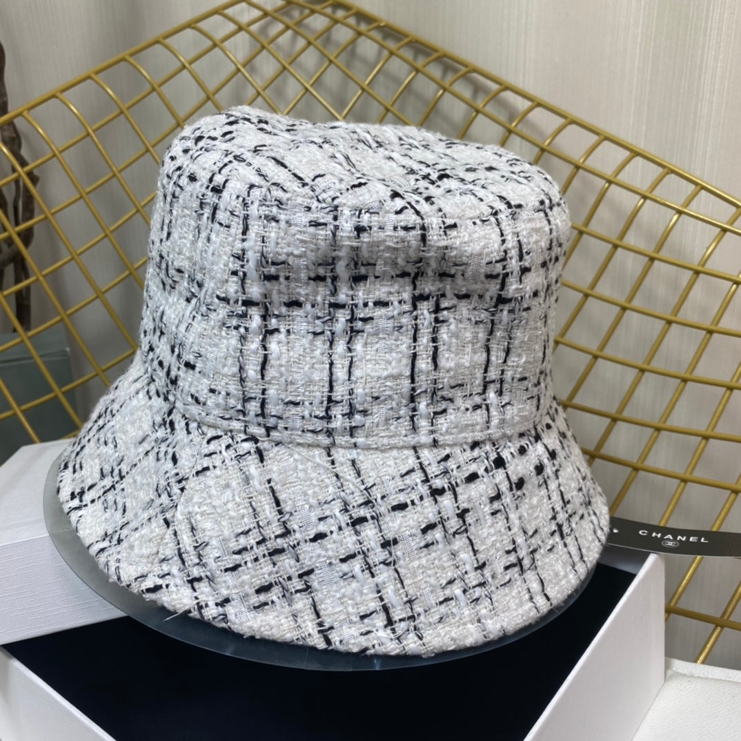 Sombrero de cubo bordado colorido de moda