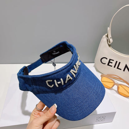 Gorra vacía vaquera con perlas del abecedario