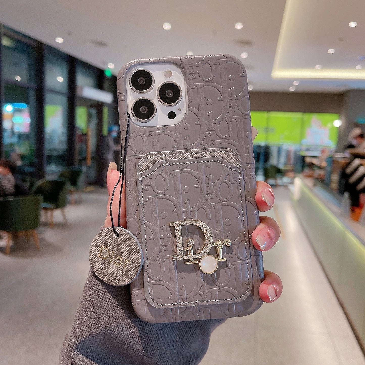 Estuche tarjetero de cuero