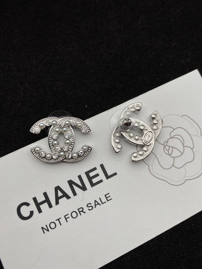 Pendientes de doble C de perlas y diamantes