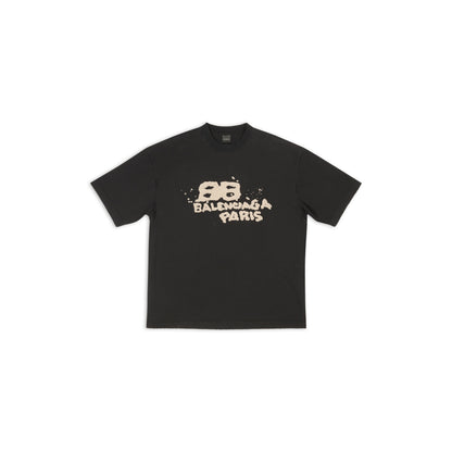 CAMISETA DIBUJADA A MANO CORTE MEDIANO EN NEGRO (preferiblemente para verano)