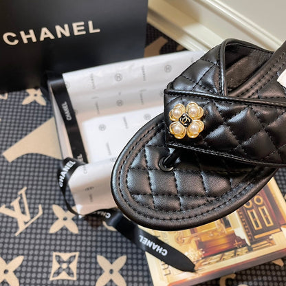 Chanclas de lazo con perlas