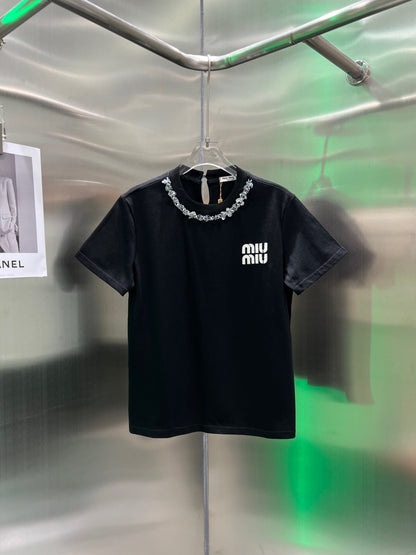 Nouveau T-shirt brodé à col rond et sequins