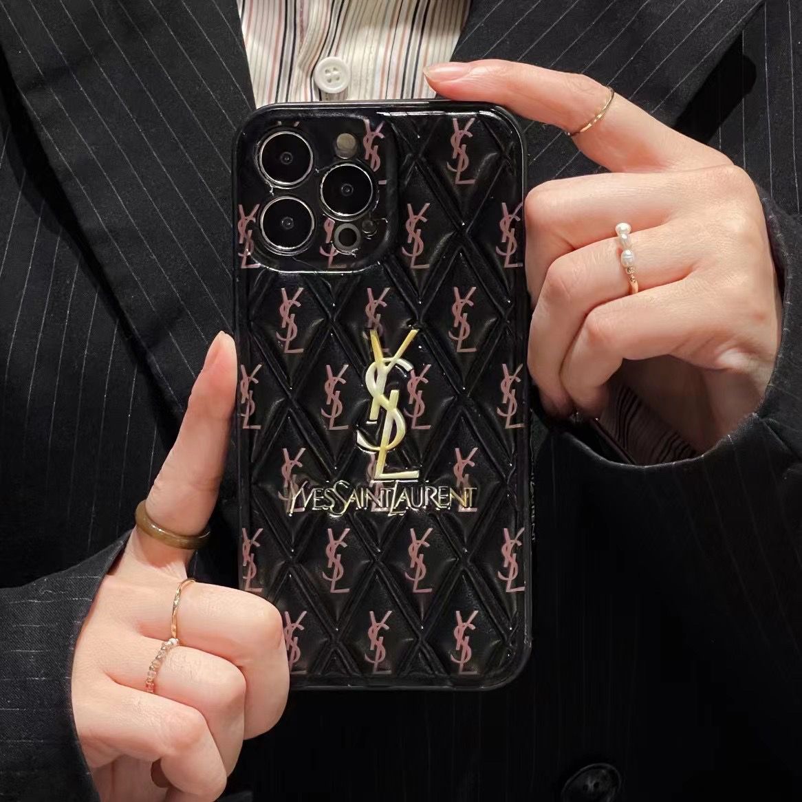 Estuche con letras retro de patrón completo