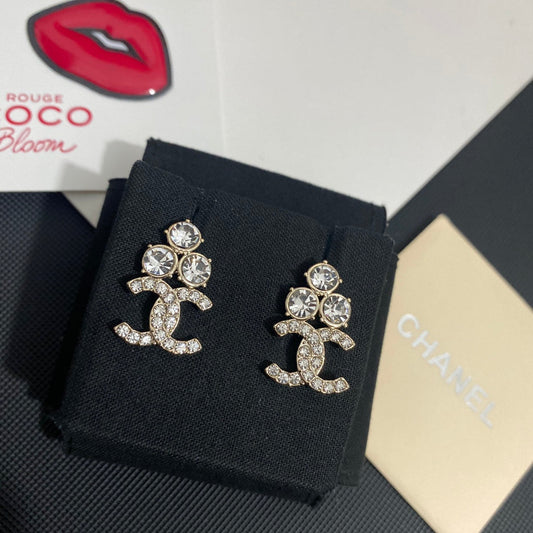 Boucles d'oreilles scintillantes en cristal et diamant