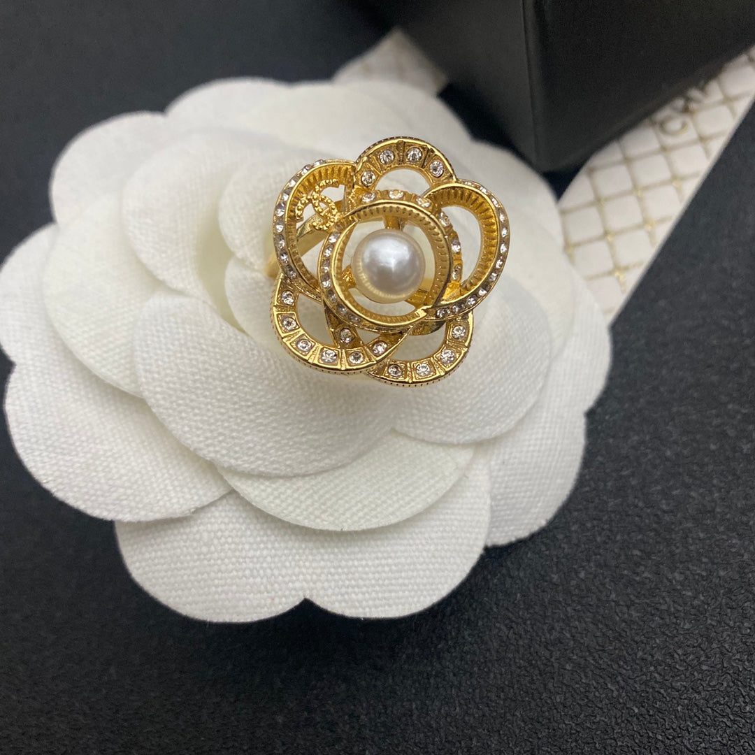 Anillo de la Serie Camelia