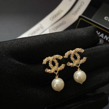Boucles d'oreilles classiques en perles