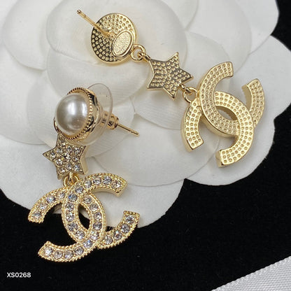 Pendientes de Letra con Estrella de Zirconia Brillante
