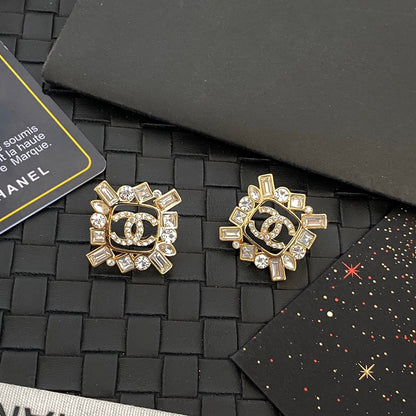 Boucles d'oreilles carrées élégantes en cristal