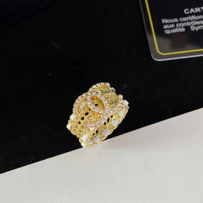 Anillo de cuero con temperamento fuerte