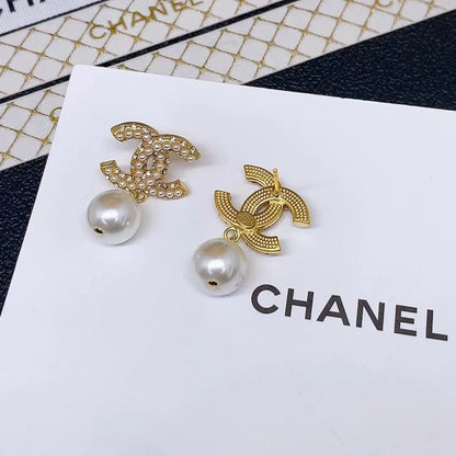 Pendientes Clásicos de Perlas