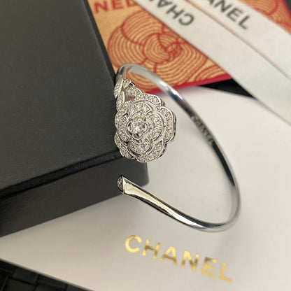 Bracelet manchette Camellia Diamond
