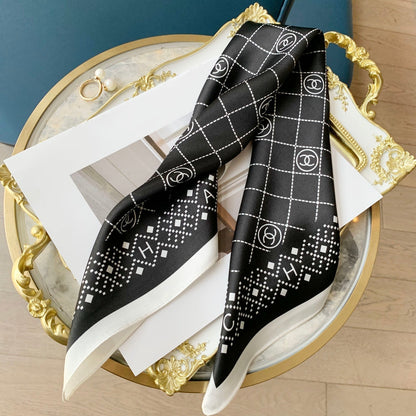 Foulard en soie élégant losange carré